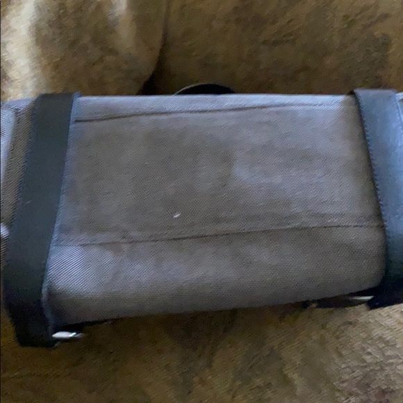 Banana Republic pocketbook EUC - Picture 3 of 7